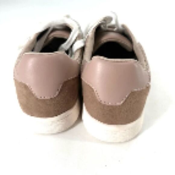 New Old Navy Classic Lace Up Sneaker Mesh Comfort Shoe size 8 - Picture 4 of 5